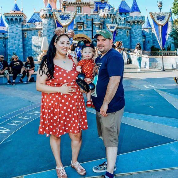 Meet your Posher! - Picture 3 of 5